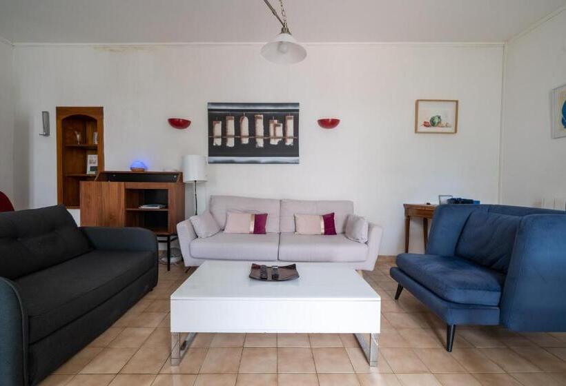 Апартаменты 2 Спальни, Alexandra Apartments