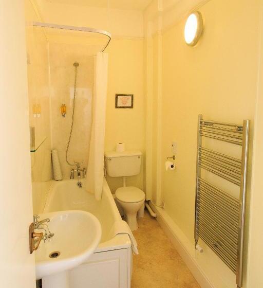 اتاق استاندارد با تخت بزرگ, Bridge Guest House
