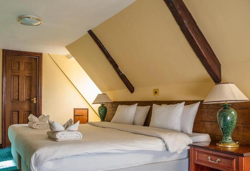 اتاق خانوادگی, The Kings Head Inn