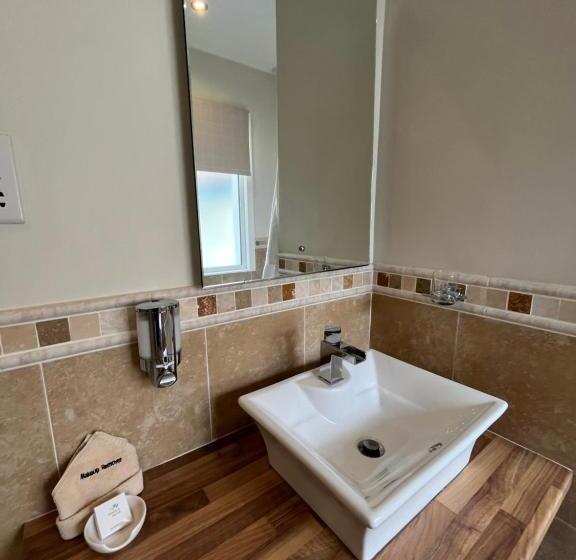 Стандартный Номер Кровать Кинг, Between The Bays Exclusively For Adults