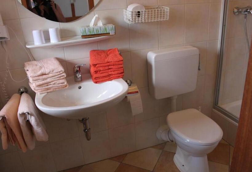 Семейный Номер, Landgasthof Hotel Sauer