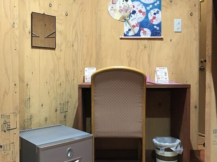 Кровать в Общей Комнате, Guesthouse Otaru Wanokaze