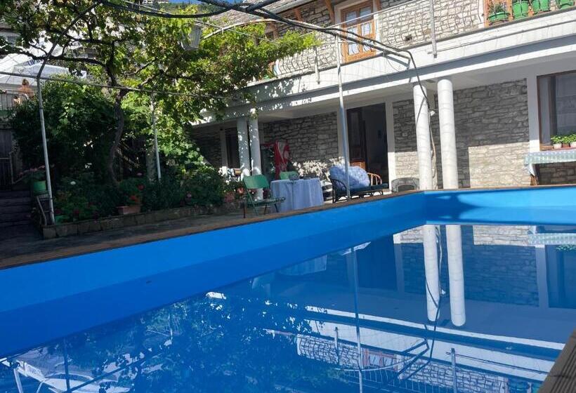 バルコニー付きスタンダードルーム, Sokaku I Te Marreve Guesthouse