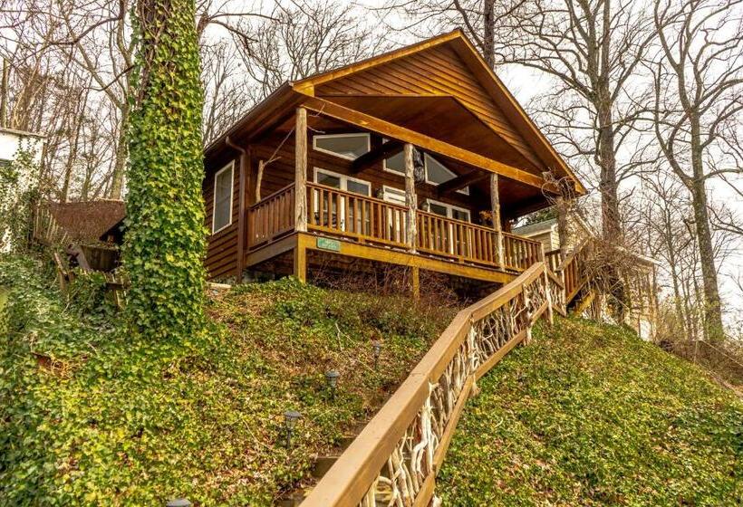 Family Suite, The Chimney Rock Inn & Cottages