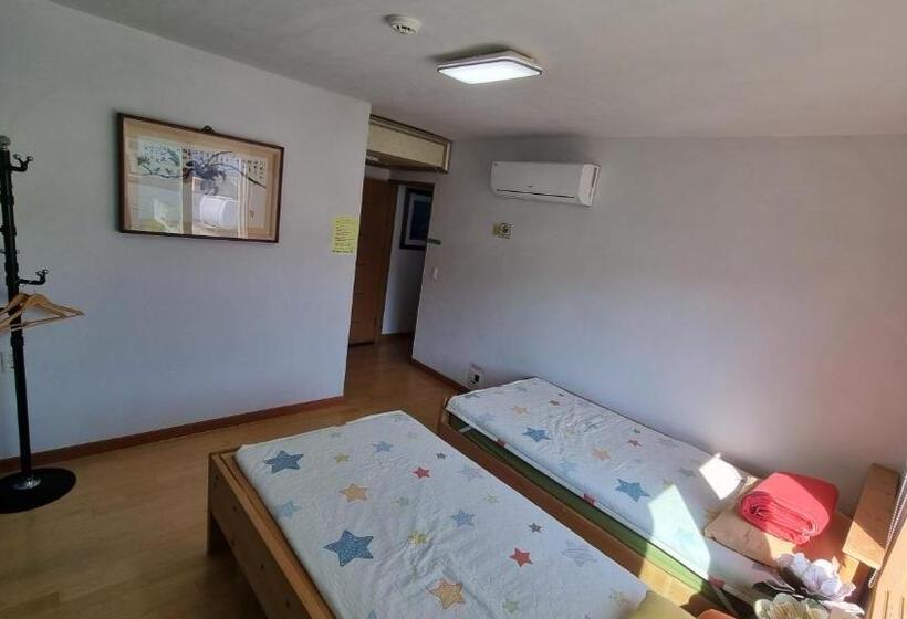 Номер Стандарт, Tongyeong One Guesthouse