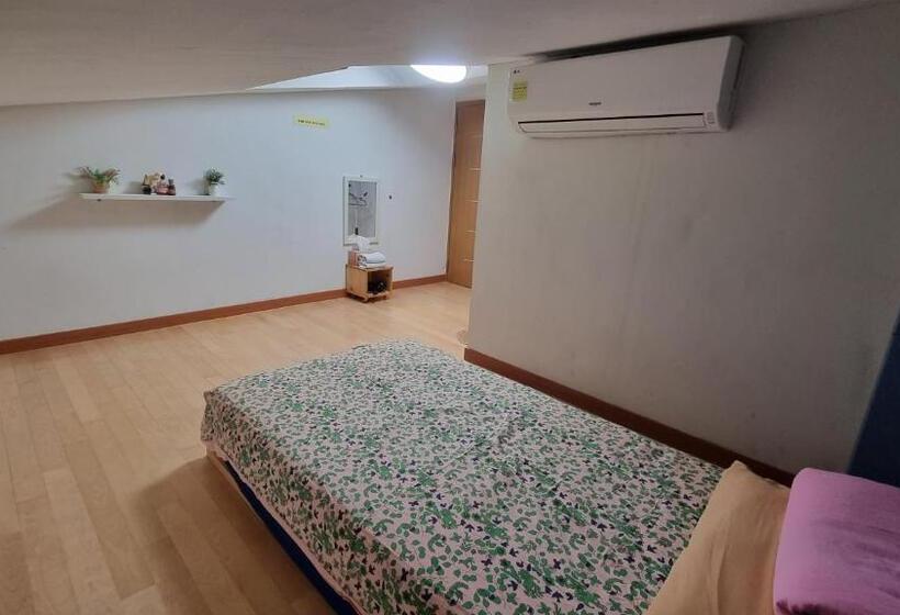 Номер Стандарт Индивидуальный, Tongyeong One Guesthouse