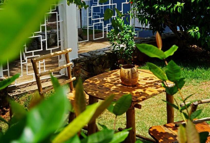 Quarto Quadruple Standart Vista Jardim, Le Bdm Playita