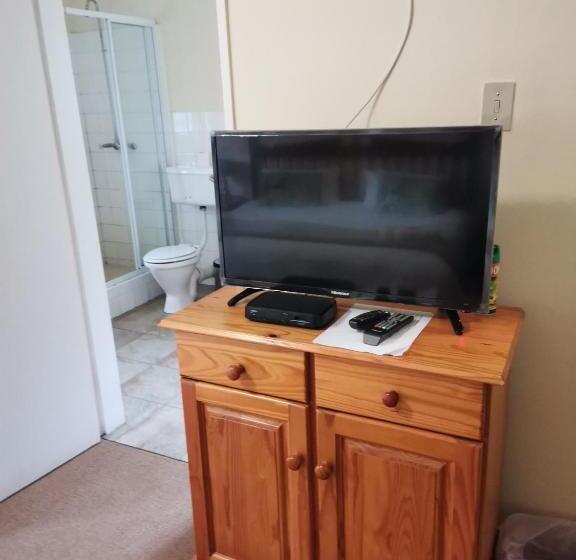 Номер Стандарт Вид на Сад, Sani Window B&b And Self Catering