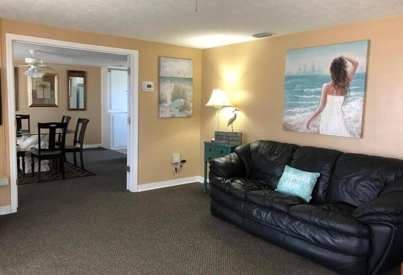 חדר סטנדרט לשלושה, The Surf Beach Motel