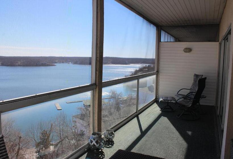 1 Bedroom Apartment Lake View, Lake Ozarks Get Away Topsider