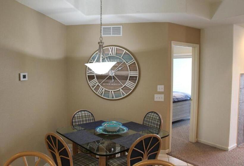 1 Bedroom Apartment Lake View, Lake Ozarks Get Away Topsider