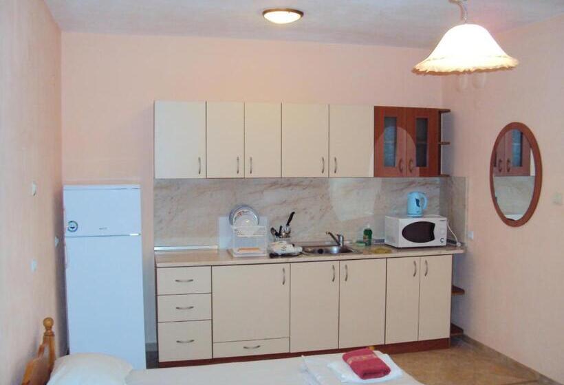 Семейное Студио, Amfora Guest House