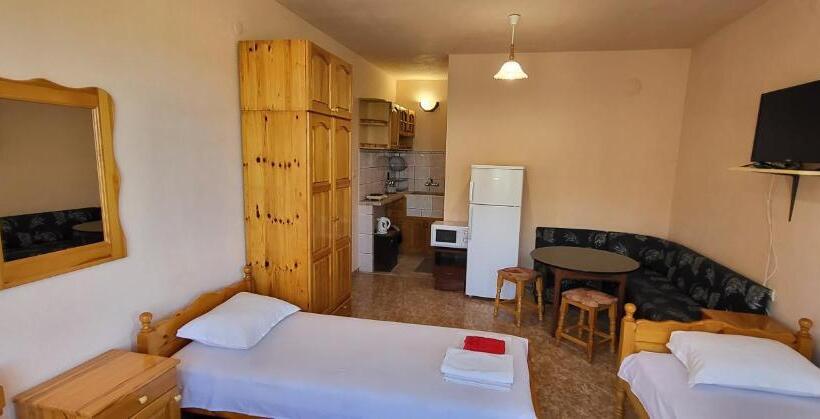 Семейное Студио, Amfora Guest House