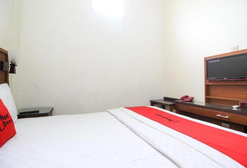 Номер Deluxe, Reddoorz Plus @ Tegal Panggung
