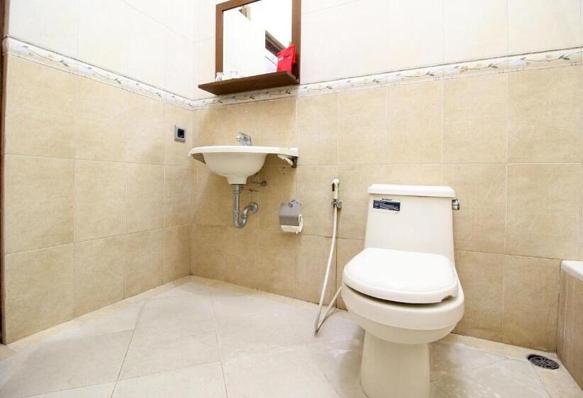 Семейный Номер, Reddoorz Plus @ Tegal Panggung