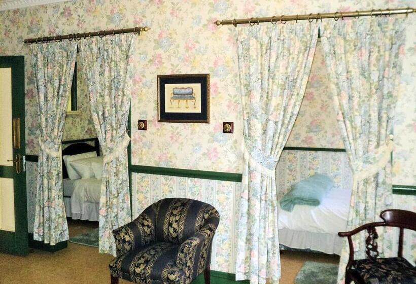 Семейный Номер, A Pilgrims Rest