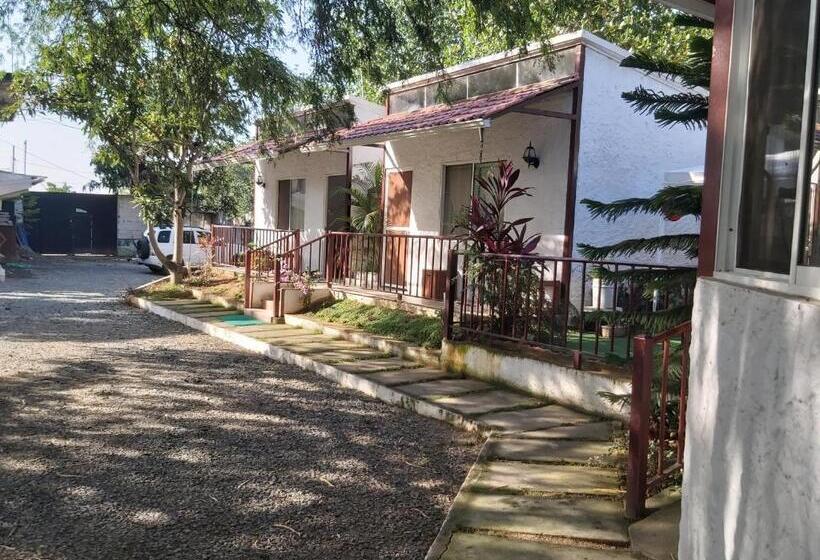 Бунгало Стандарт Вид на Сад, Hostal Gualingo