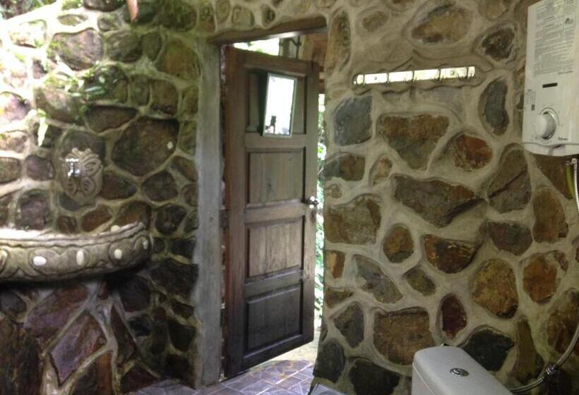 اتاق خانوادگی, Kupu Kupu Garden Guest House & Cafe