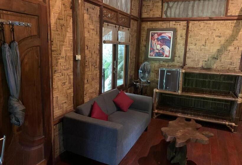 سوییت خانوادگی, Kupu Kupu Garden Guest House & Cafe