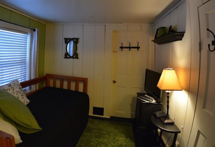 Номер Стандарт, Hyde Away Inn