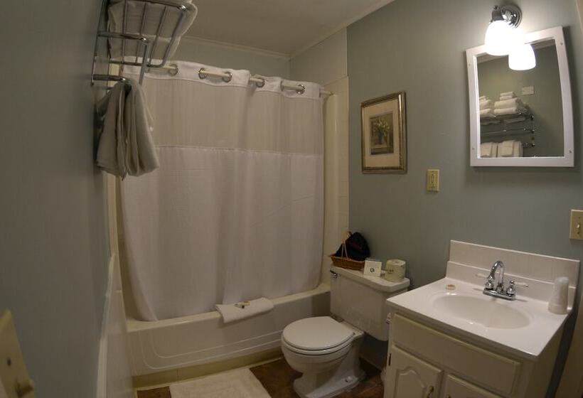 Номер Стандарт, Hyde Away Inn