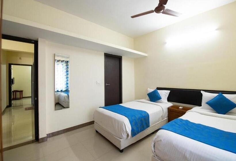 Номер Deluxe с Балконом, High Point Serviced Apartment
