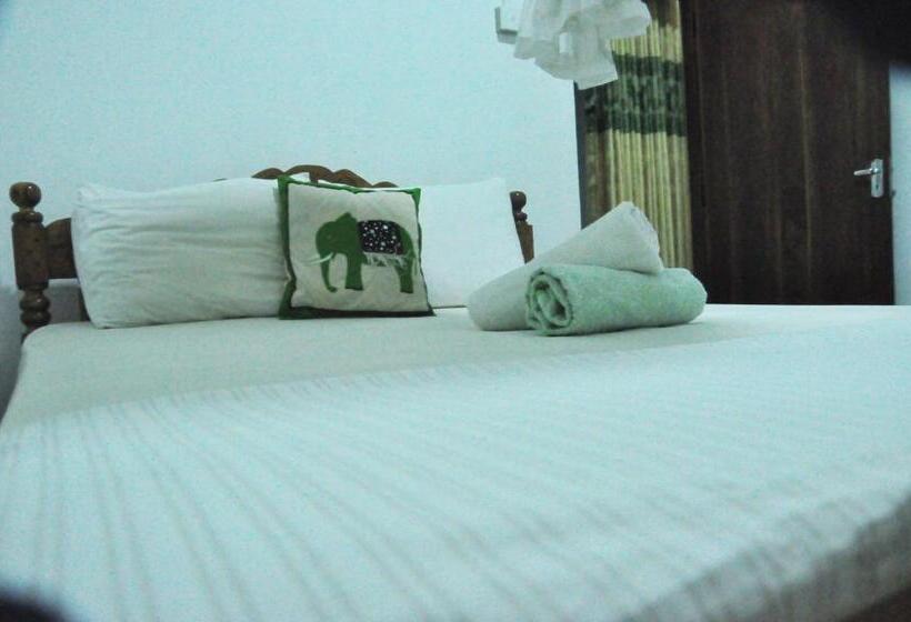 Номер Стандарт, Ath Hala Safari Resort