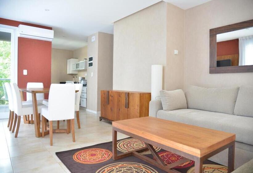 带2个卧室的公寓, Suite House Carilo