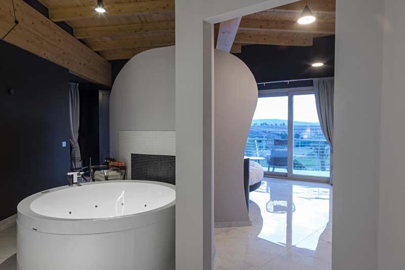 Президентский Люкс, San Barbato Resort Spa & Golf