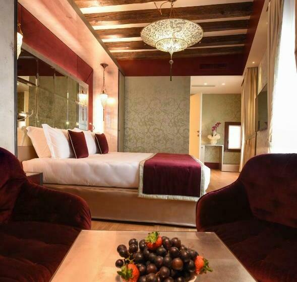سوییت جونیور, Santa Croce Boutique