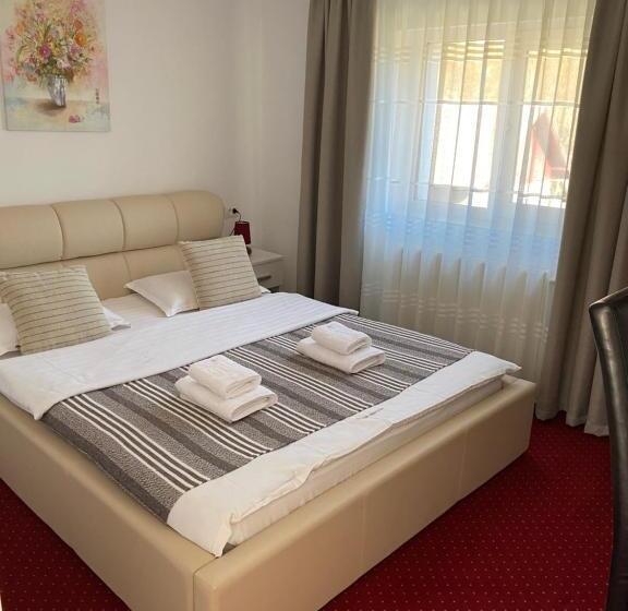 Люкс 2 Спальни, Guest House Piatra Craiului