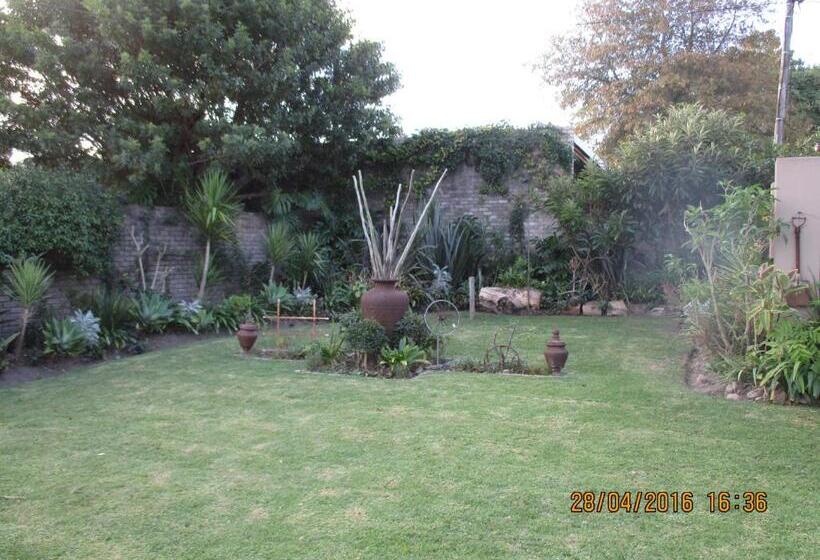 اتاق خانوادگی, 15 Witpeer Street Guesthouse