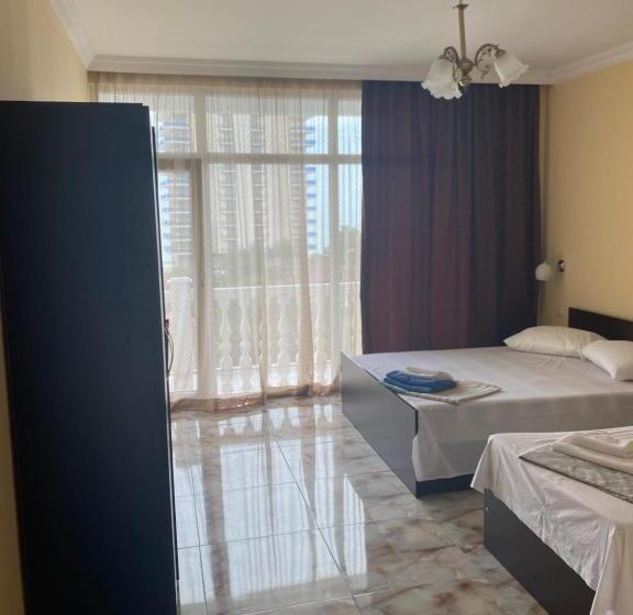 标准三人间, Badu Guest House