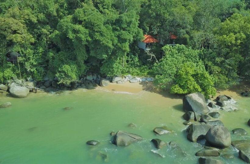 标准平房, Poseidon Bungalows