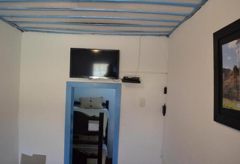 اتاق خانوادگی, Hostal Bosque De Niebla