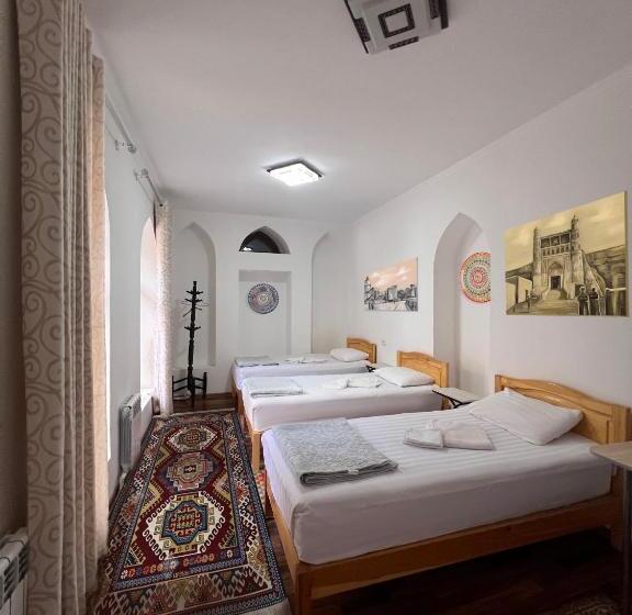 غرفة قياسية ثلاثية, Rumi Hotel & Hostel
