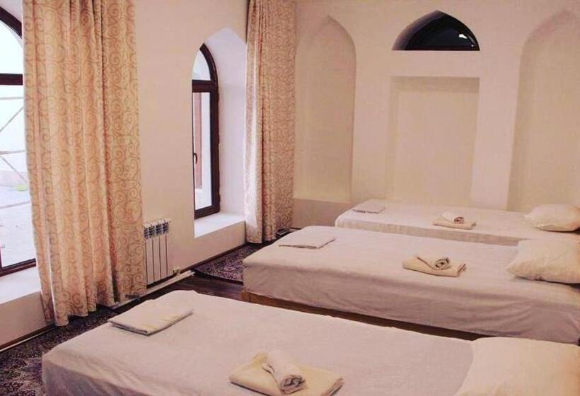 اتاق استاندارد سه نفره, Rumi Hotel & Hostel
