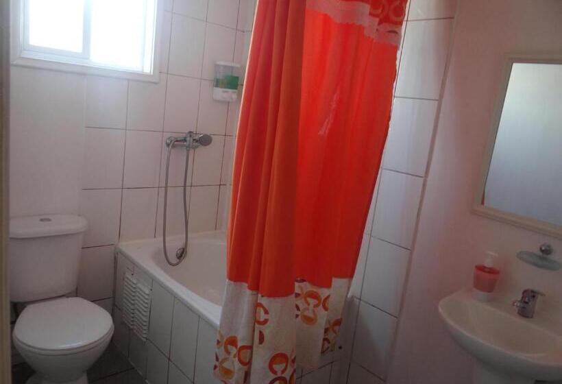 스탠다드 트리플 룸, Hostal Santa Fe