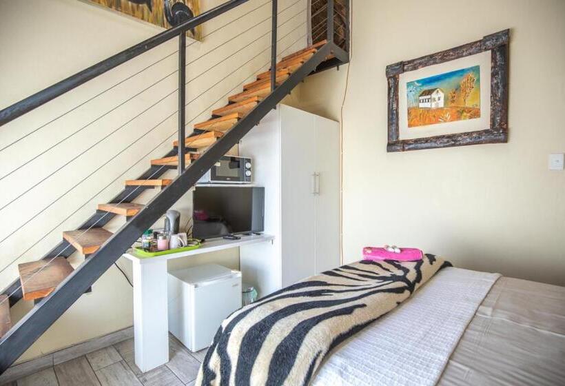 Номер Стандарт, Thatch Haven Guesthouse