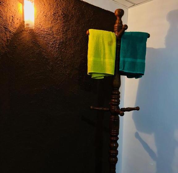 سوئیت جونیور خانوادگی, The Summer Corridor   Kataragama