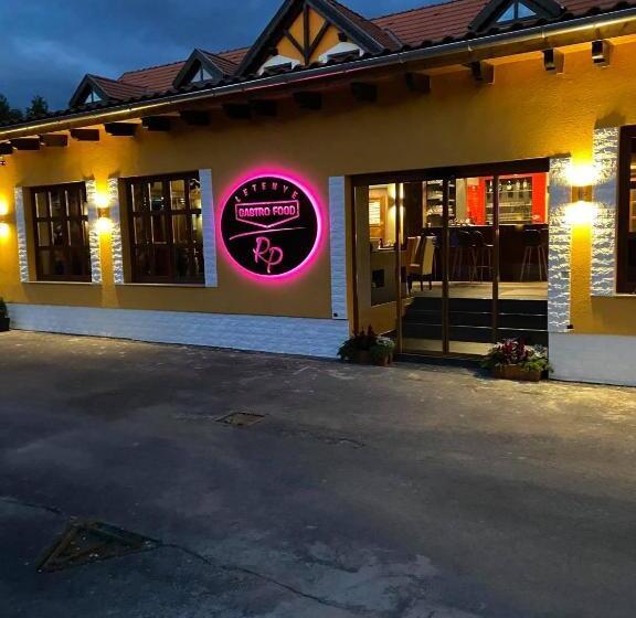 Номер Стандарт, Radics Panzió étterem és Pihenő Központ