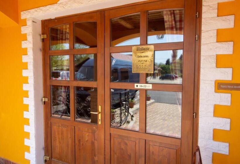 Четырехместный Номер Стандарт, Radics Panzió étterem és Pihenő Központ