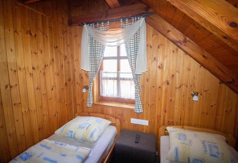 Апартаменты 4 Спальни, Radics Panzió étterem és Pihenő Központ