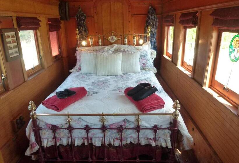 Апартаменты 2 Спальни, Wacky Stays   Unique Farm Stay Glamping Rentals, Free Animal Feeding Tours