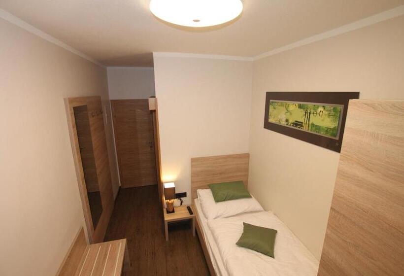 اتاق استاندارد یک نفره, Pension Central Semmering