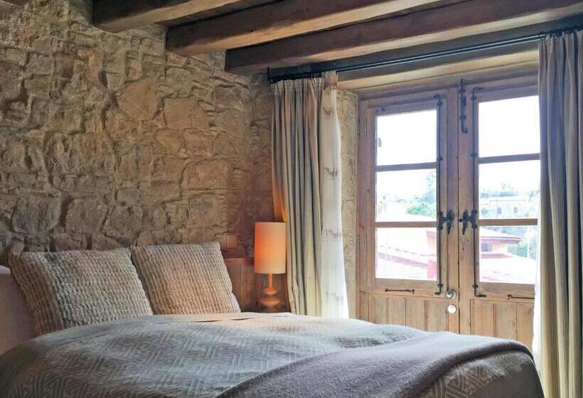 스탠다드 스튜디오, Apokryfo Traditional Guesthouse