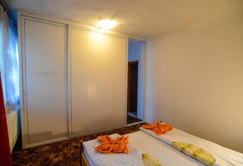 패밀리 룸, Topuzovi Guest House