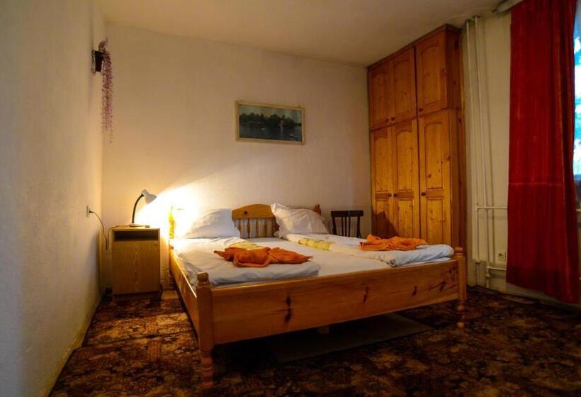 패밀리 룸, Topuzovi Guest House
