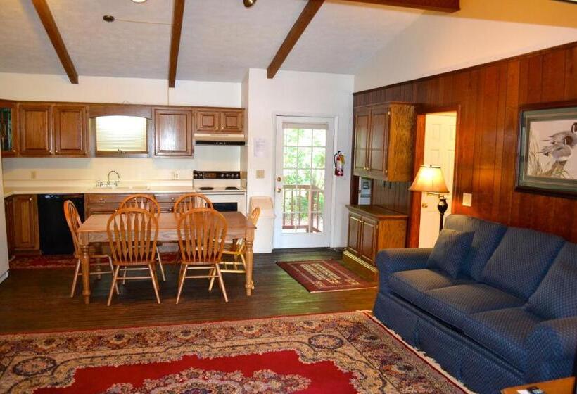 발코니가 있는 스위트, Boundary Waters Resort & Marina
