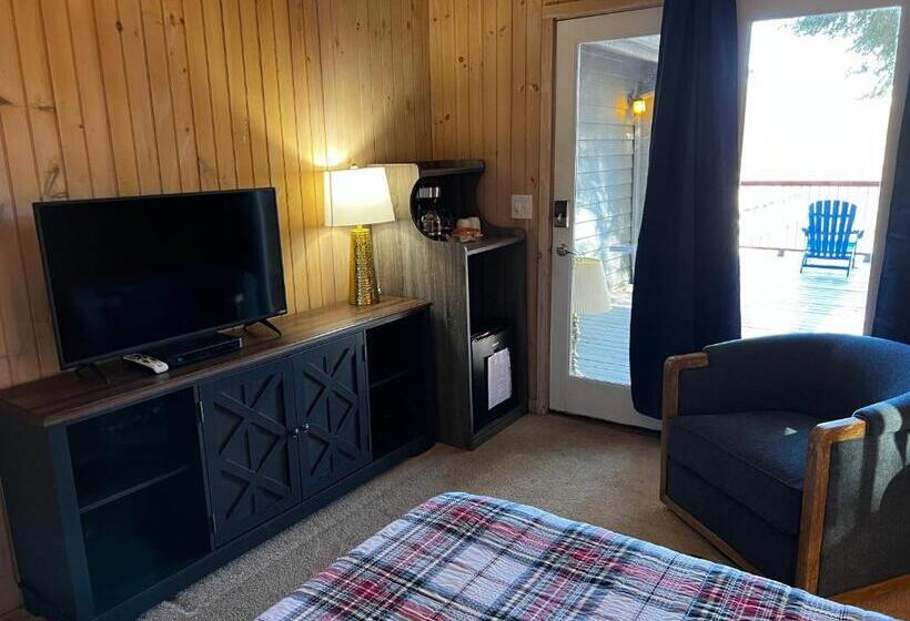 스탠다드 발코니 룸, Boundary Waters Resort & Marina